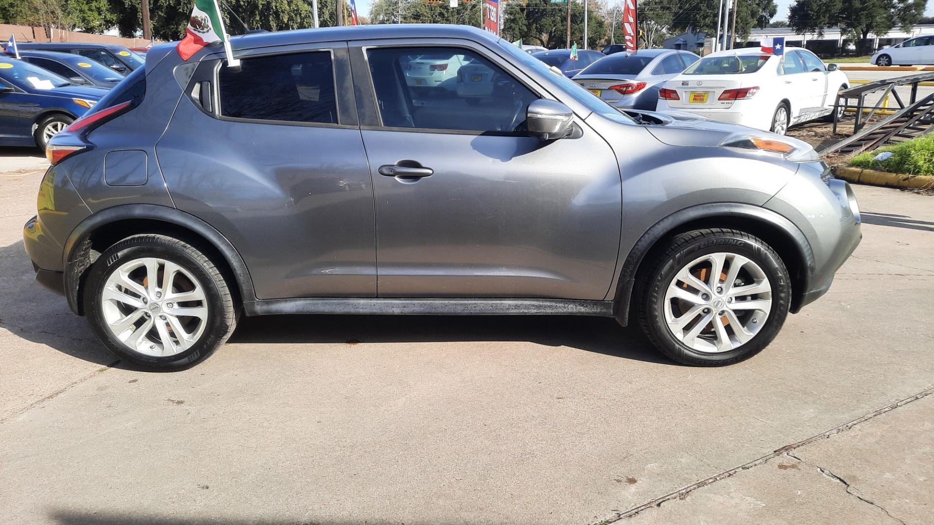2015 Nissan Juke (JN8AF5MR5FT) , located at 16710 Clay Rd., Houston, TX, 77084, (281) 859-7900, 29.834864, -95.656166 - Photo#2
